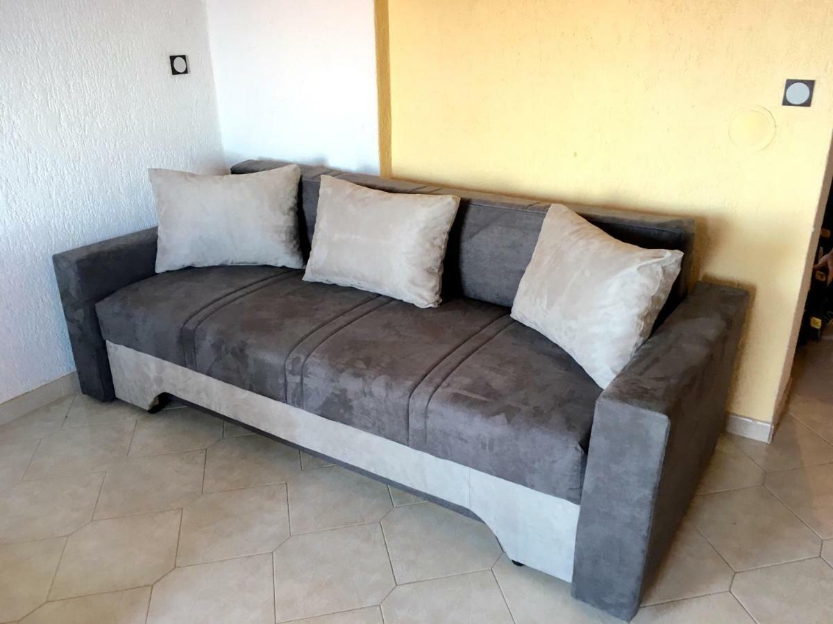 4 Roses Apartment Ravni Buitenkant foto